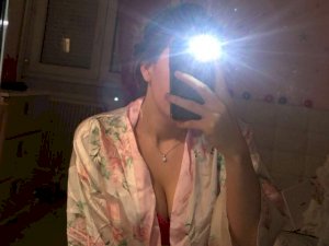 Ines34000's Sexcam