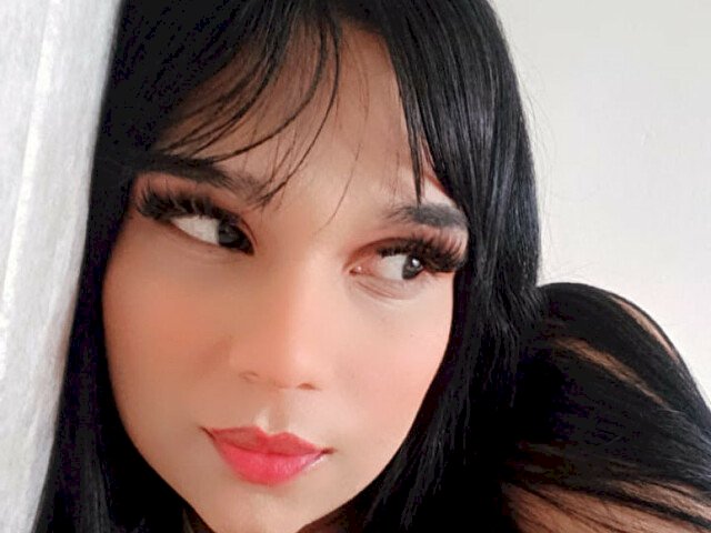 IsabelaDuque's profile - Image n°2