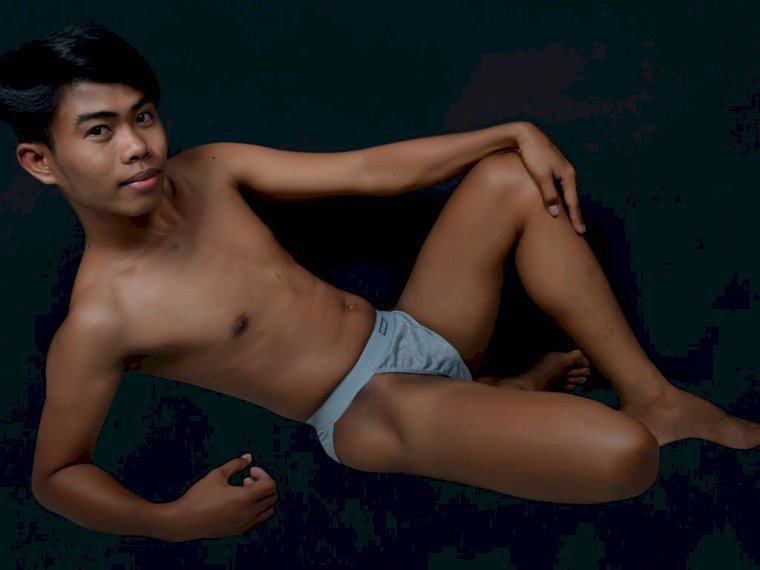imYOURHOTMAN's profile - Image n°1