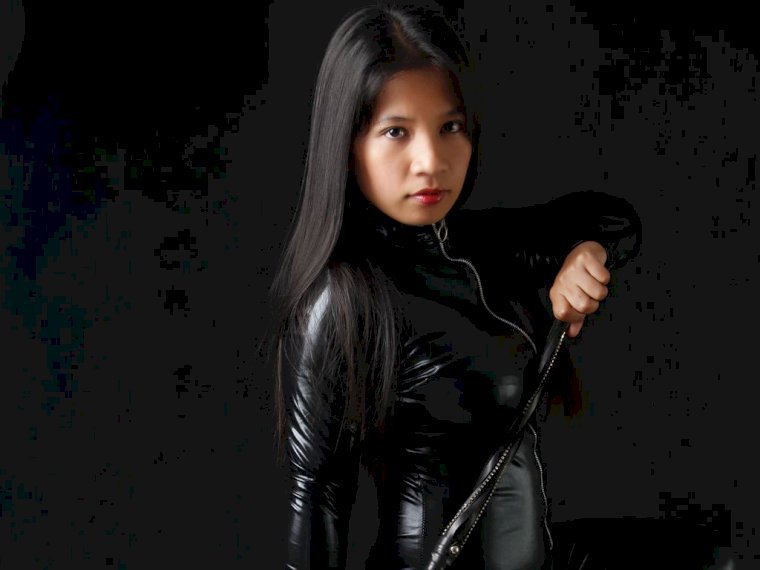 imyourSLUTY's profile - Image n°1