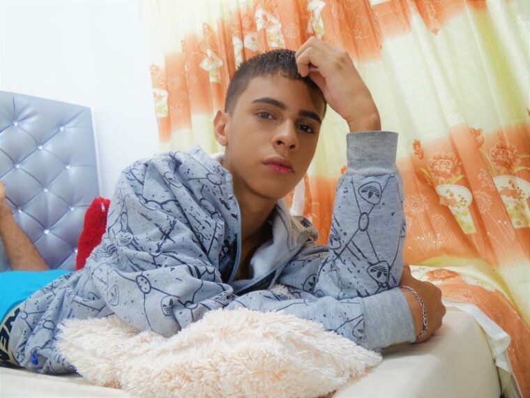 IsaacGrace's profile - Image n°0