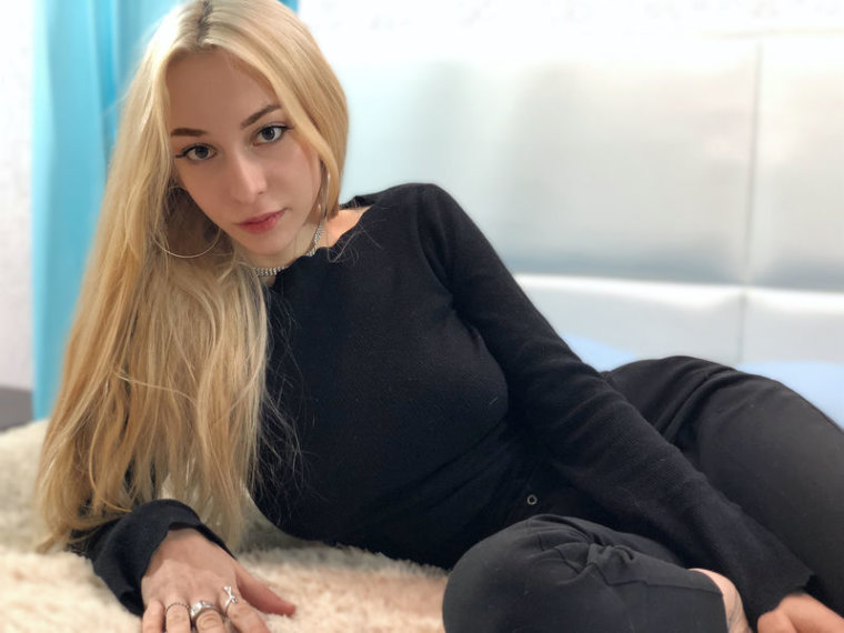 IsabelFinch's profile - Image n°0