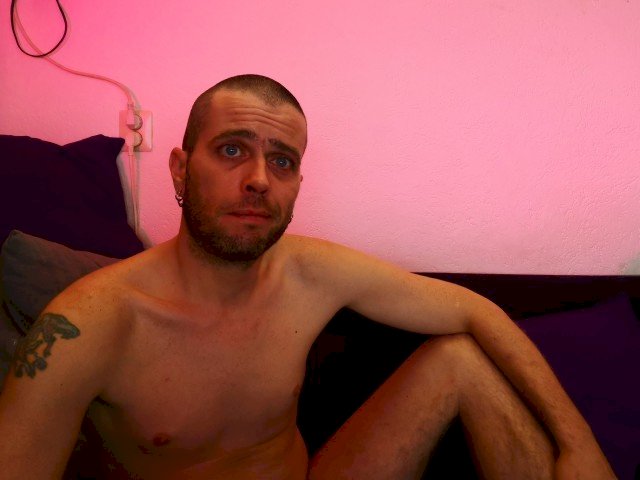John79's profile - Image n°1