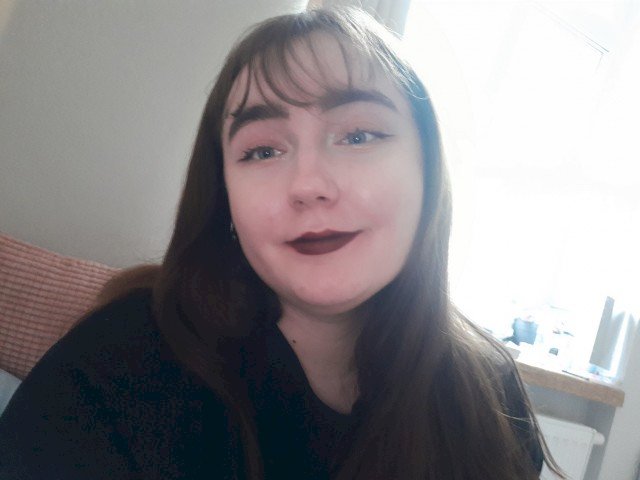 JulieHONEY's profile - Image n°1