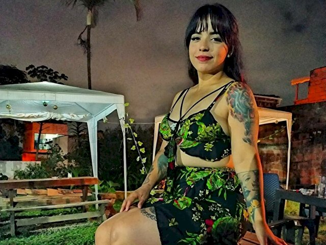 JulietaAdams's profile - Image n°0