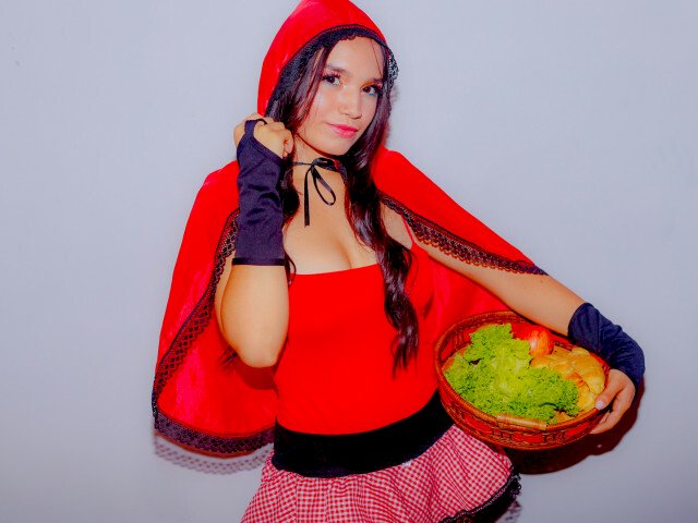 JulianeC's profile - Image n°1
