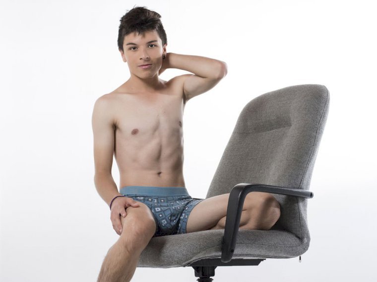 JaicoYoungLatin's profile - Image n°0