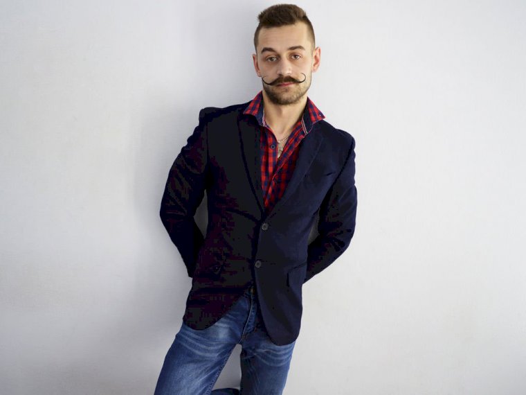 JaiHung' profilo - Immagine n°1