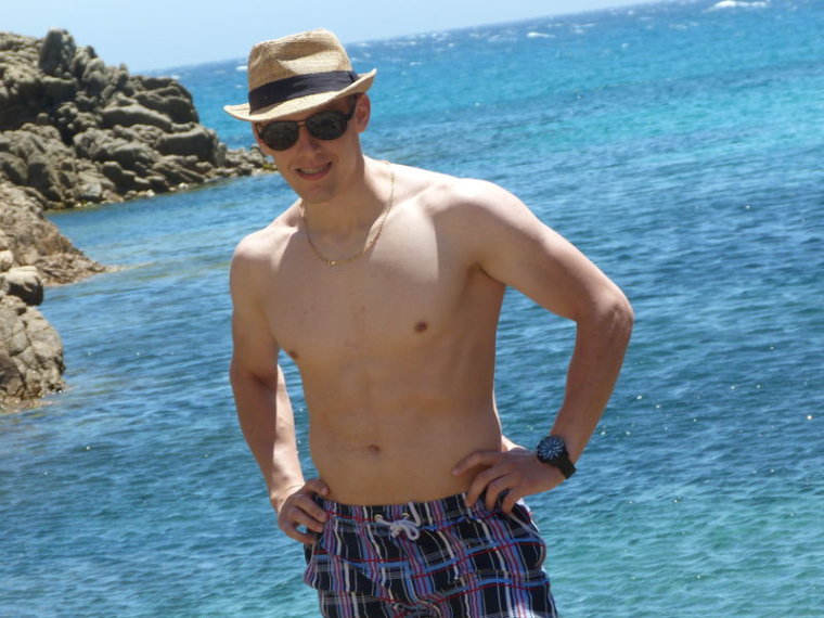 jamesfunGB's profile - Image n°1