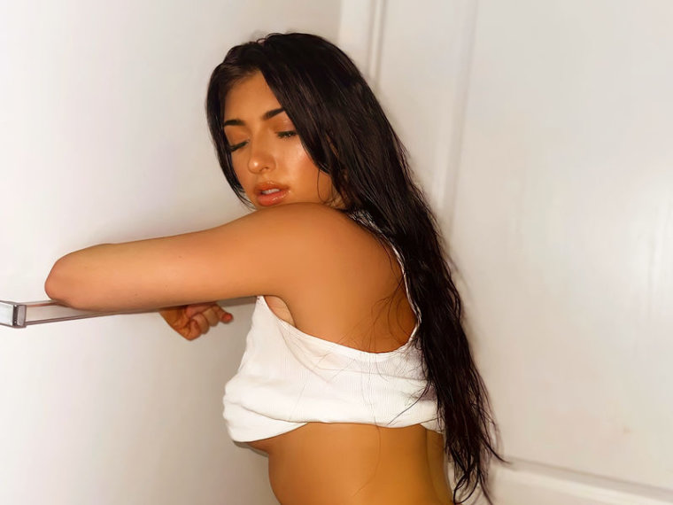 JenAdams's profile - Image n°0