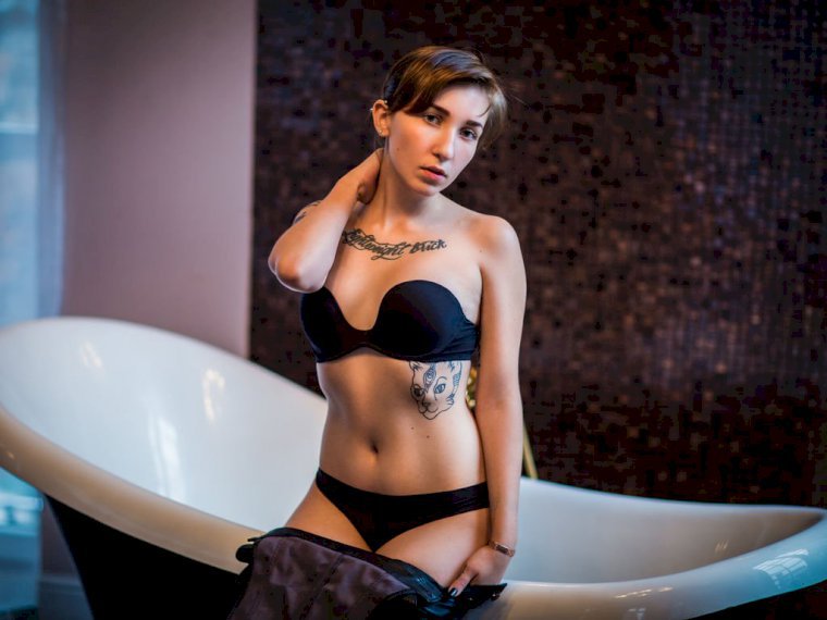 JennieBrite's profile - Image n°1