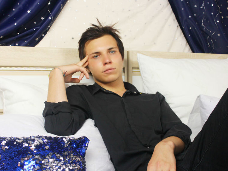 JeremiahPowell's profile - Image n°0