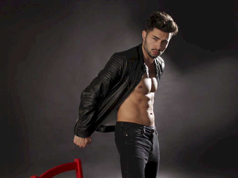 JeremyBlack's profile - Image n°1