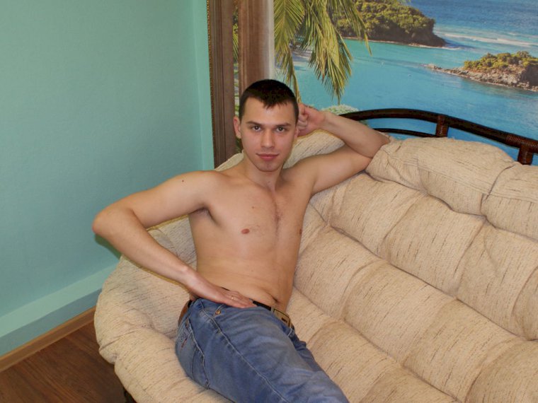 JohnnyBest's profile - Image n°1
