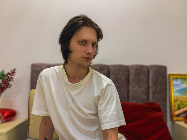JohnyTompson's profile - Image n°0