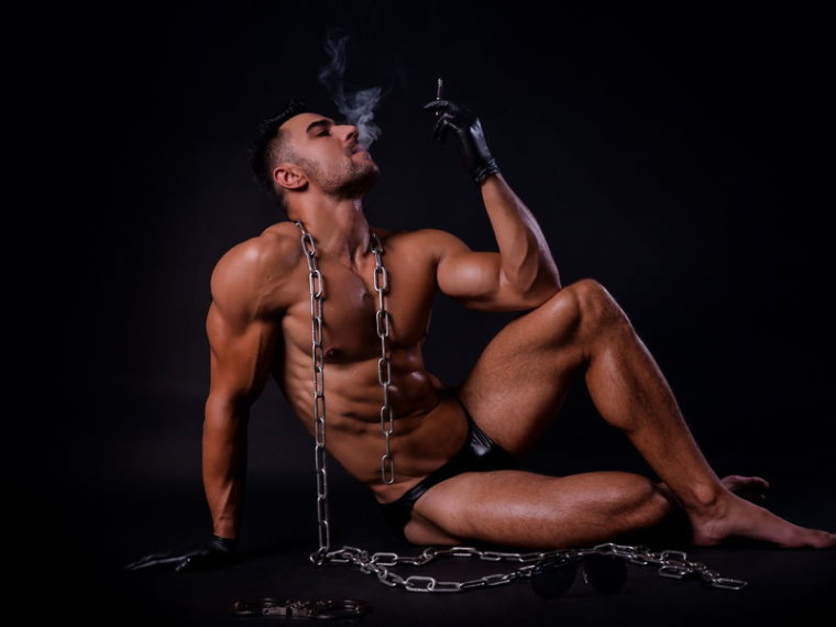 JoshuaJulian's profile - Image n°1