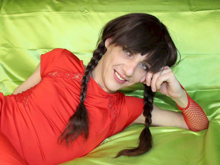 JuliaHotVoyage's Profil - Bild n°1