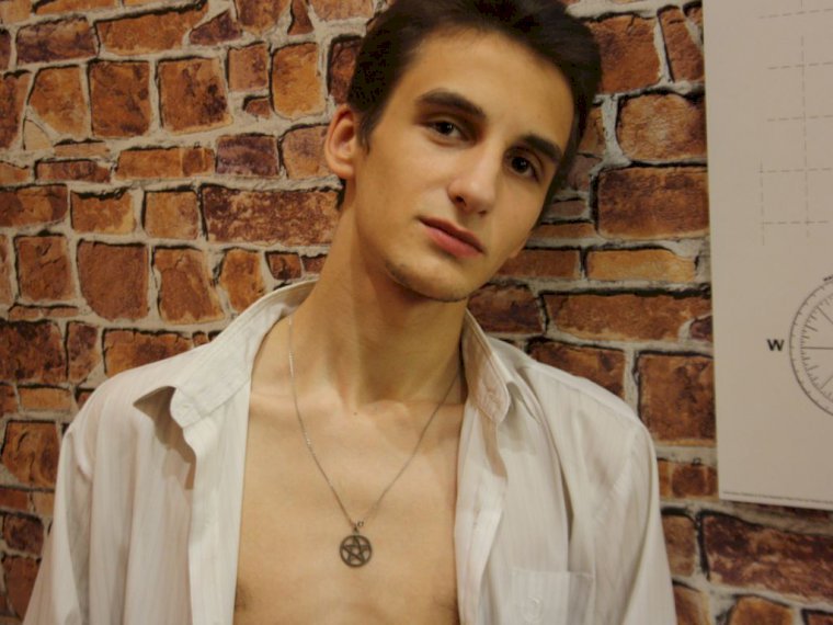 JulianNash's profile - Image n°1