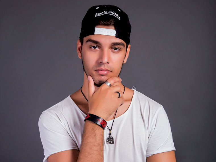 JulioSmith's profile - Image n°1