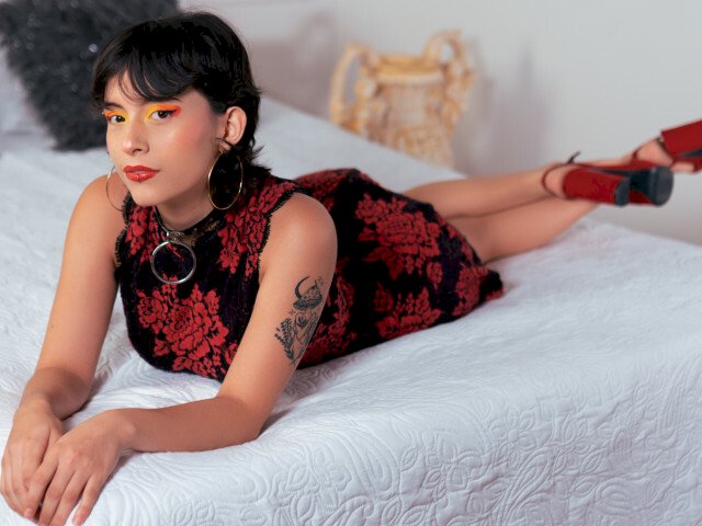 KattHullo's profile - Image n°2