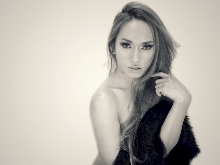 KaraBlair's profile - Image n°1