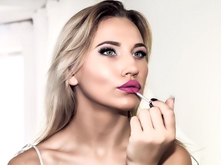 KarinnaBlonde's profile - Image n°1