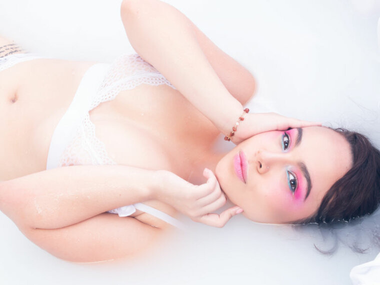 KattieSantorini's profile - Image n°1