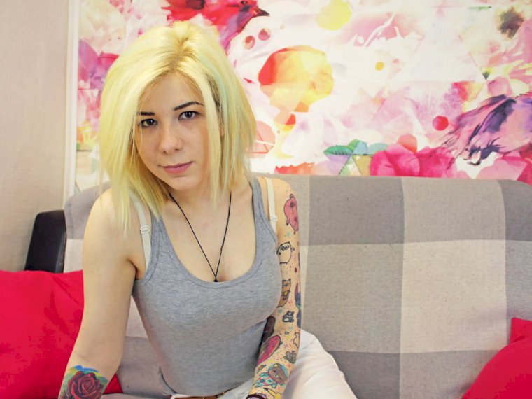 KayleeDivine's profile - Image n°1