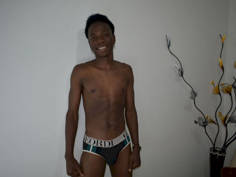 KestonMoore's profile - Image n°0