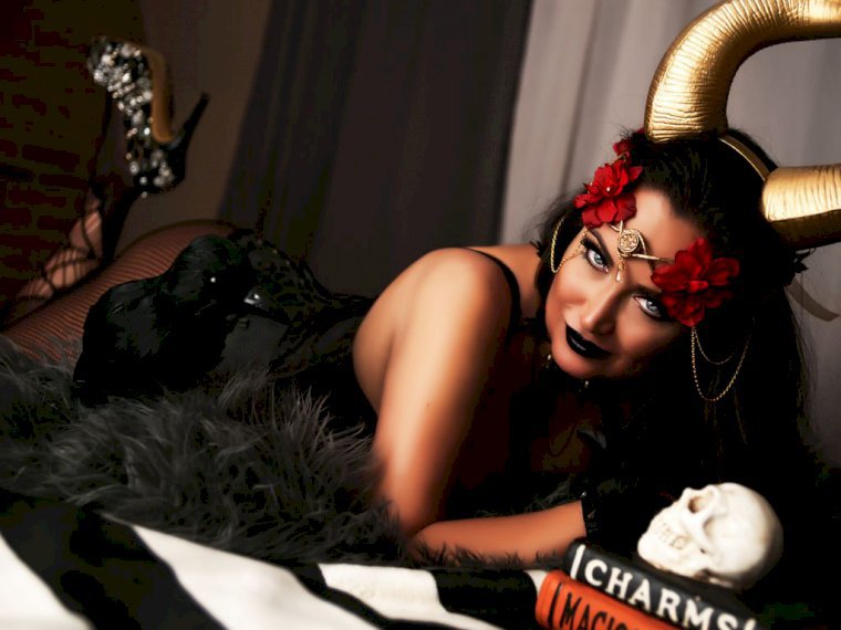 KhalisCloset's profile - Image n°1