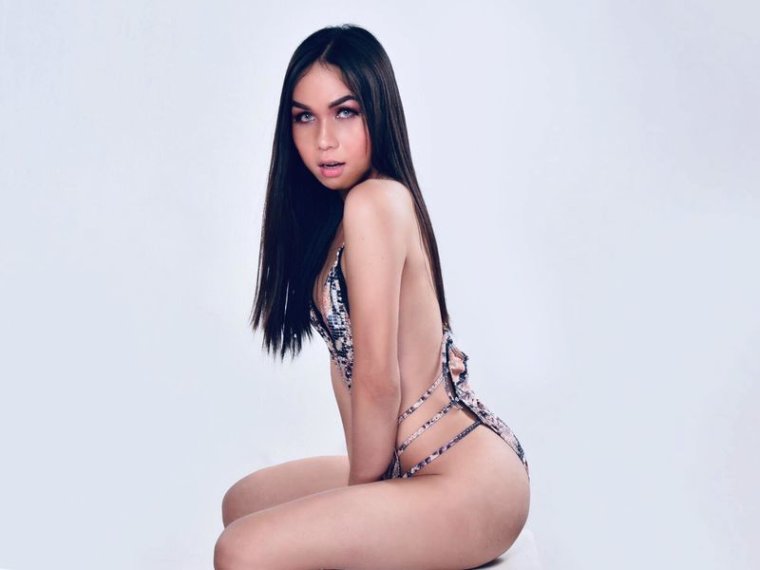 KimCardi's profile - Image n°0
