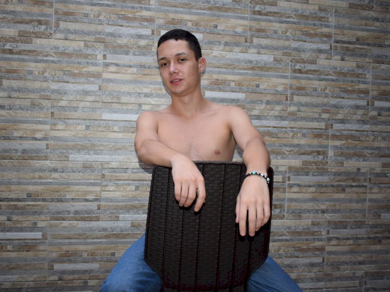 KINGcumBoy's profile - Image n°1