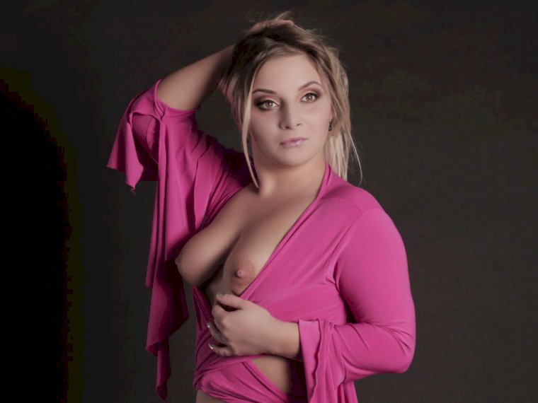 KiraDavis's profile - Image n°1