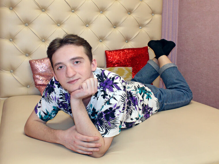 KurtisLovely's profile - Image n°0