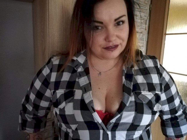 LindaKiss's profile - Image n°0