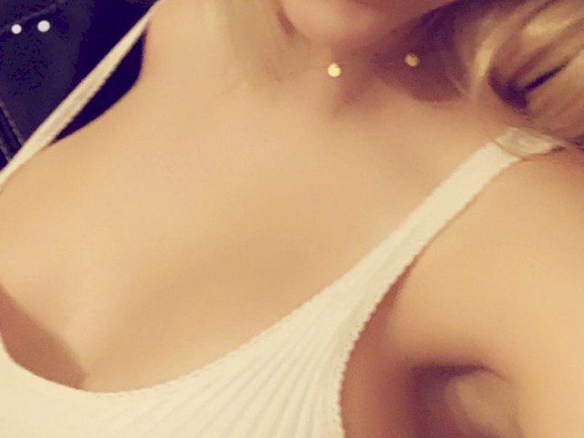 LindsayLily's profile - Image n°0