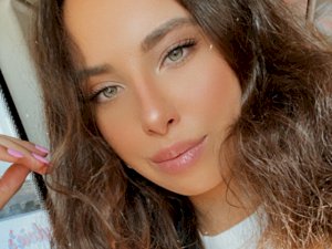 LeilaBrat's Sexcam
