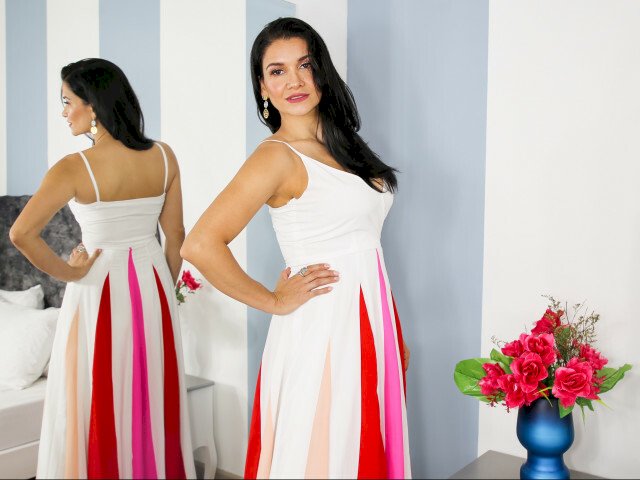 LunaPerez's profile - Image n°3