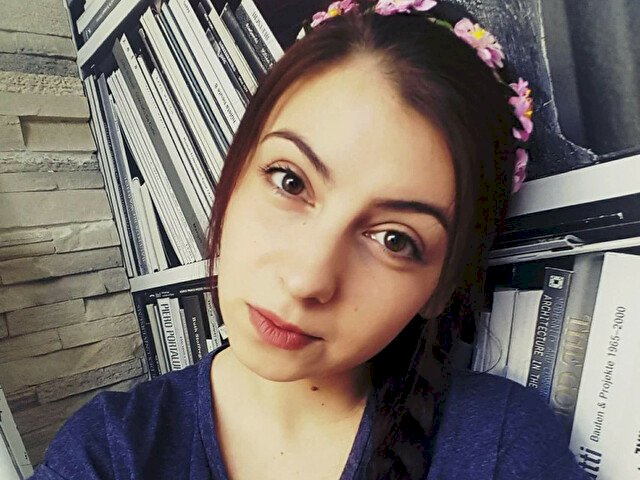 LoraFlirt's profile - Image n°0