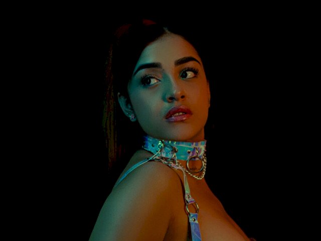 loren's profile - Image n°0