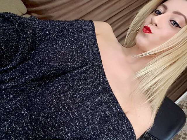 LexxxyHot's profile - Image n°2