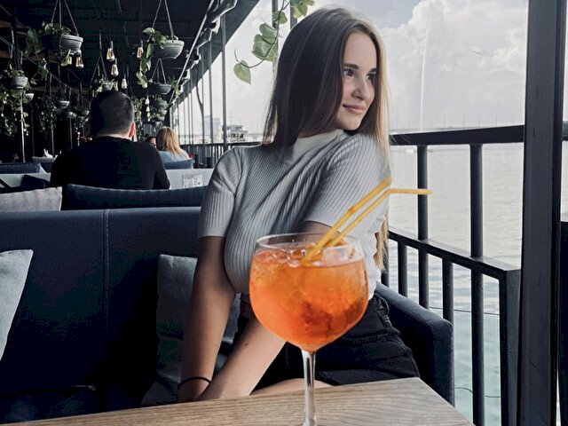 LinaShow's profile - Image n°1