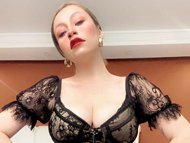 LucianaW's profile - Image n°1