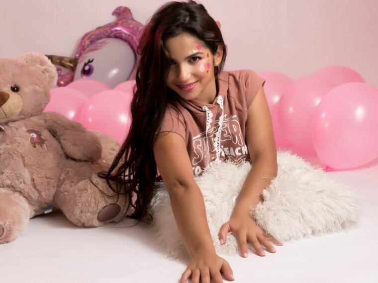 LaraFaith's profile - Image n°0