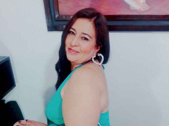latinahot77's profile - Image n°0