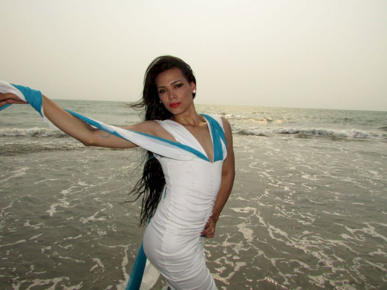 latinaisa's profile - Image n°1
