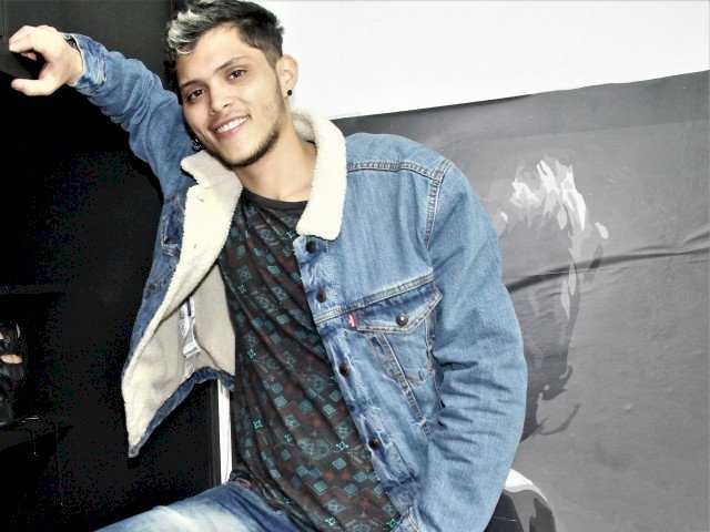 LatinSucker's profile - Image n°0