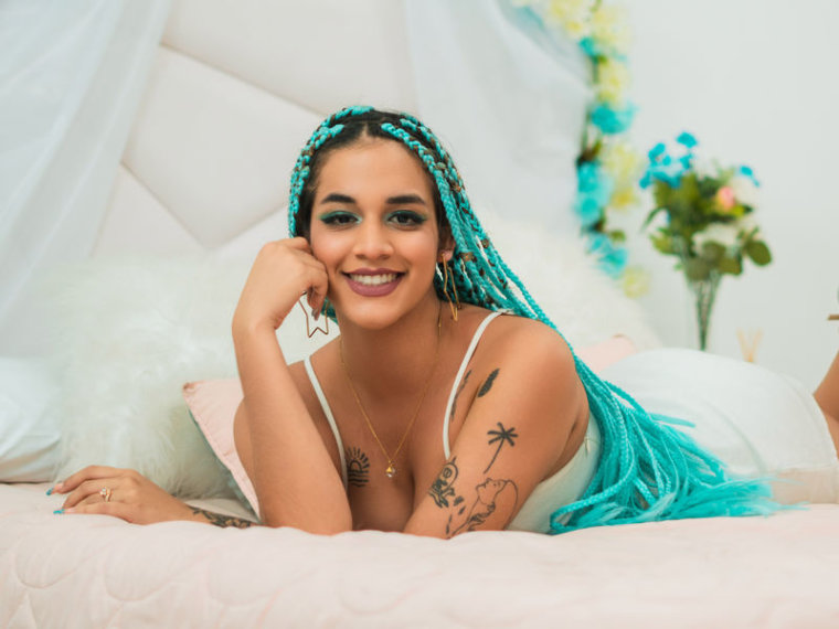 LauraHanson's profile - Image n°0