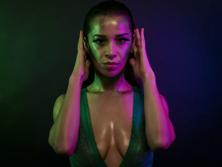 Leah's profile - Image n°0
