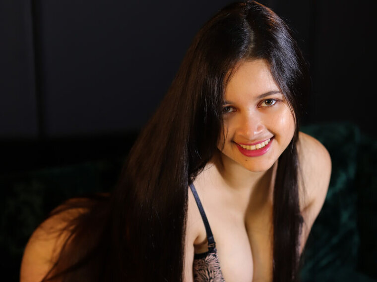 LeiaBelucci's profile - Image n°0